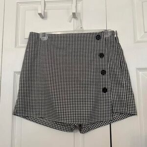 Kendall and kylie Gingham skort size medium!